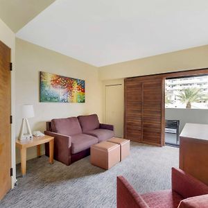 One-Bedroom King Suite